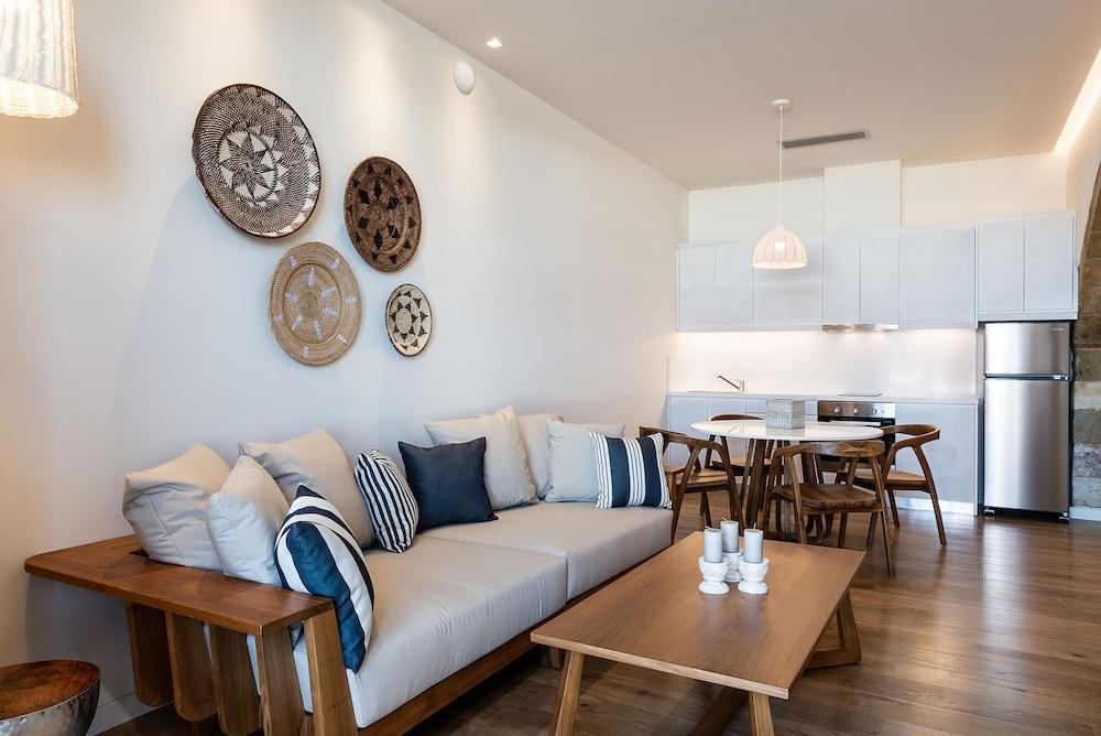 Avra Apartments Kolymbari Harbour Buitenkant foto