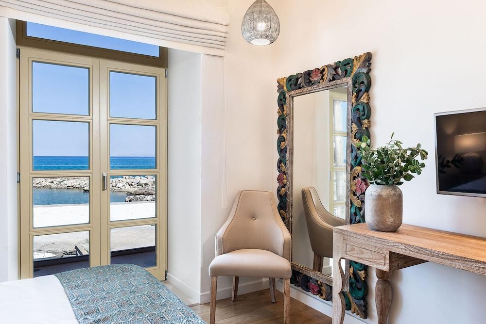 Avra Apartments Kolymbari Harbour Buitenkant foto