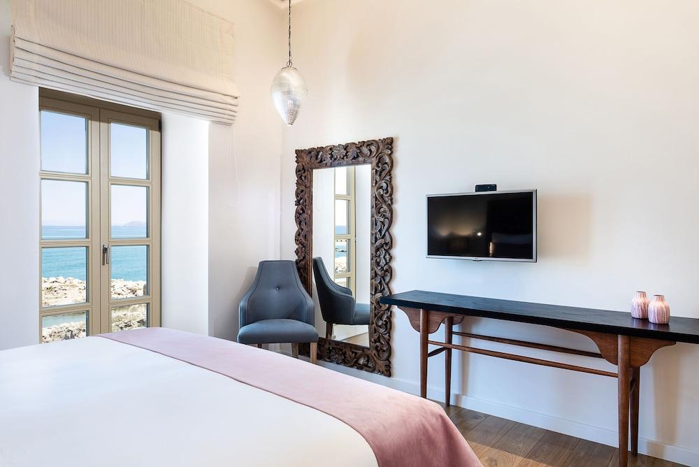 Avra Apartments Kolymbari Harbour Buitenkant foto