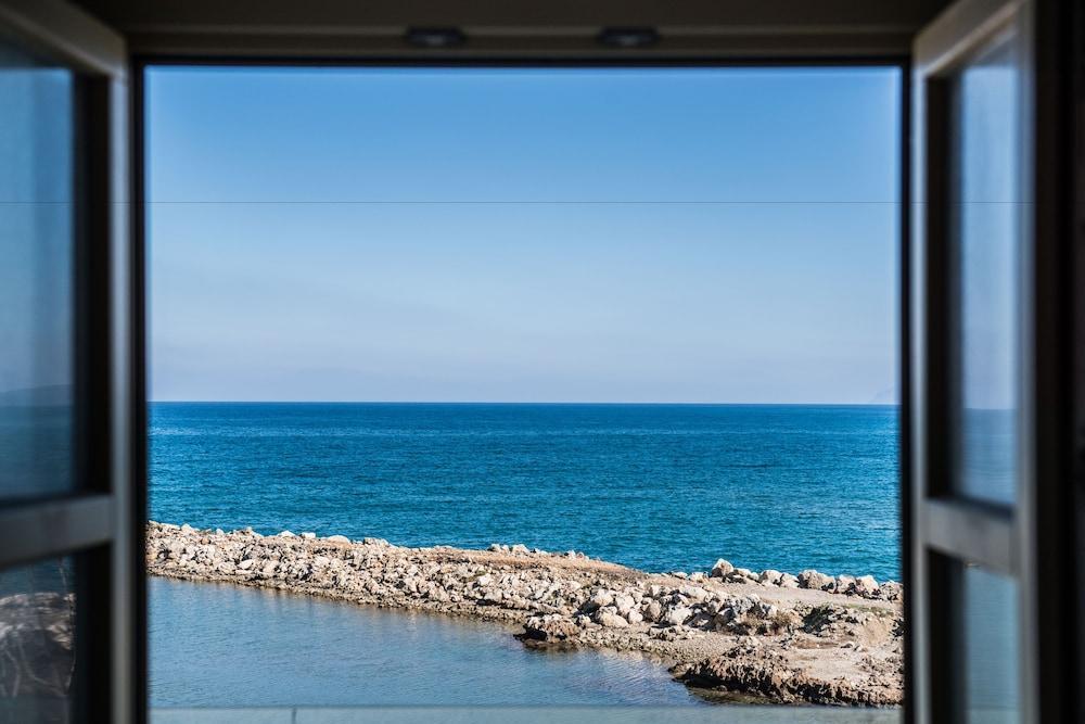Avra Apartments Kolymbari Harbour Buitenkant foto